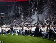 明星解说视频-今晚法兰克福备战欧超杯，队长鼓劲细节曝光，悬念犹存，数据趋势出现新变化的简单介绍