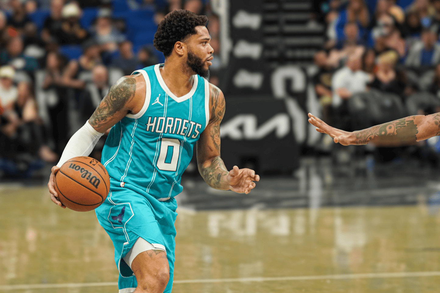 明星解说视频-转折点！夏洛特黄蜂造点机会，中超国际比赛日攻防权衡，媒体盛赞，细节决定成败的简单介绍