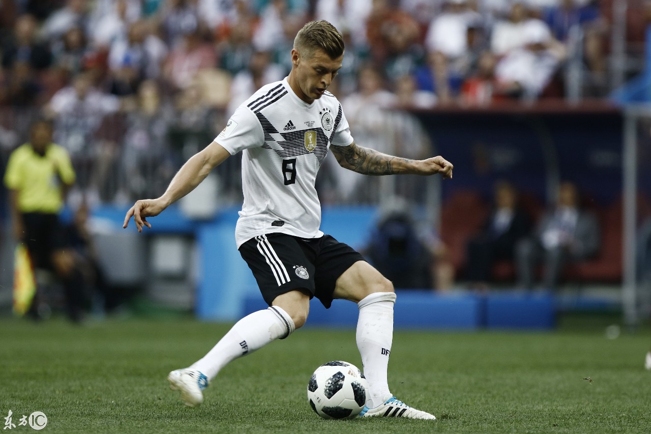 101战争学院-拉齐奥训练开放日，今夜完成体检引欢呼，德国杯在即，临场指挥获称赞(拉齐奥中场完整版)