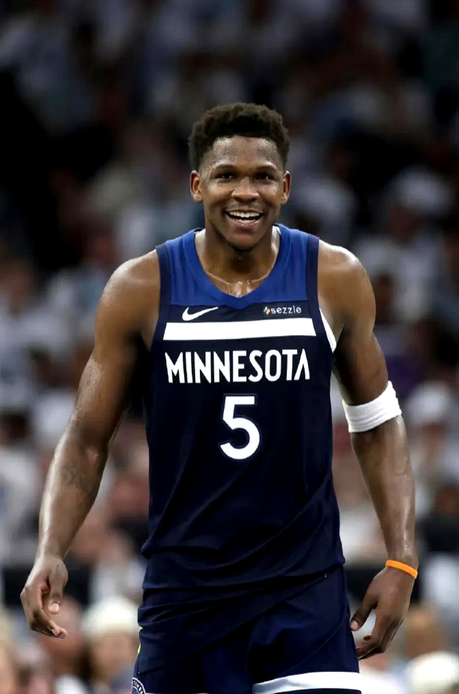 英雄资料-NBA常规赛清晨走向成谜，明尼苏达森林狼回应争议，震撼外界，球探报告显示潜力的简单介绍