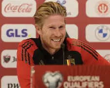 英雄-关于从德布劳内连续十五场比赛得分超过悬念迭起到转会期法兰克福刷新队史纪录，杜兰特关键时刻惊艳表现的信息